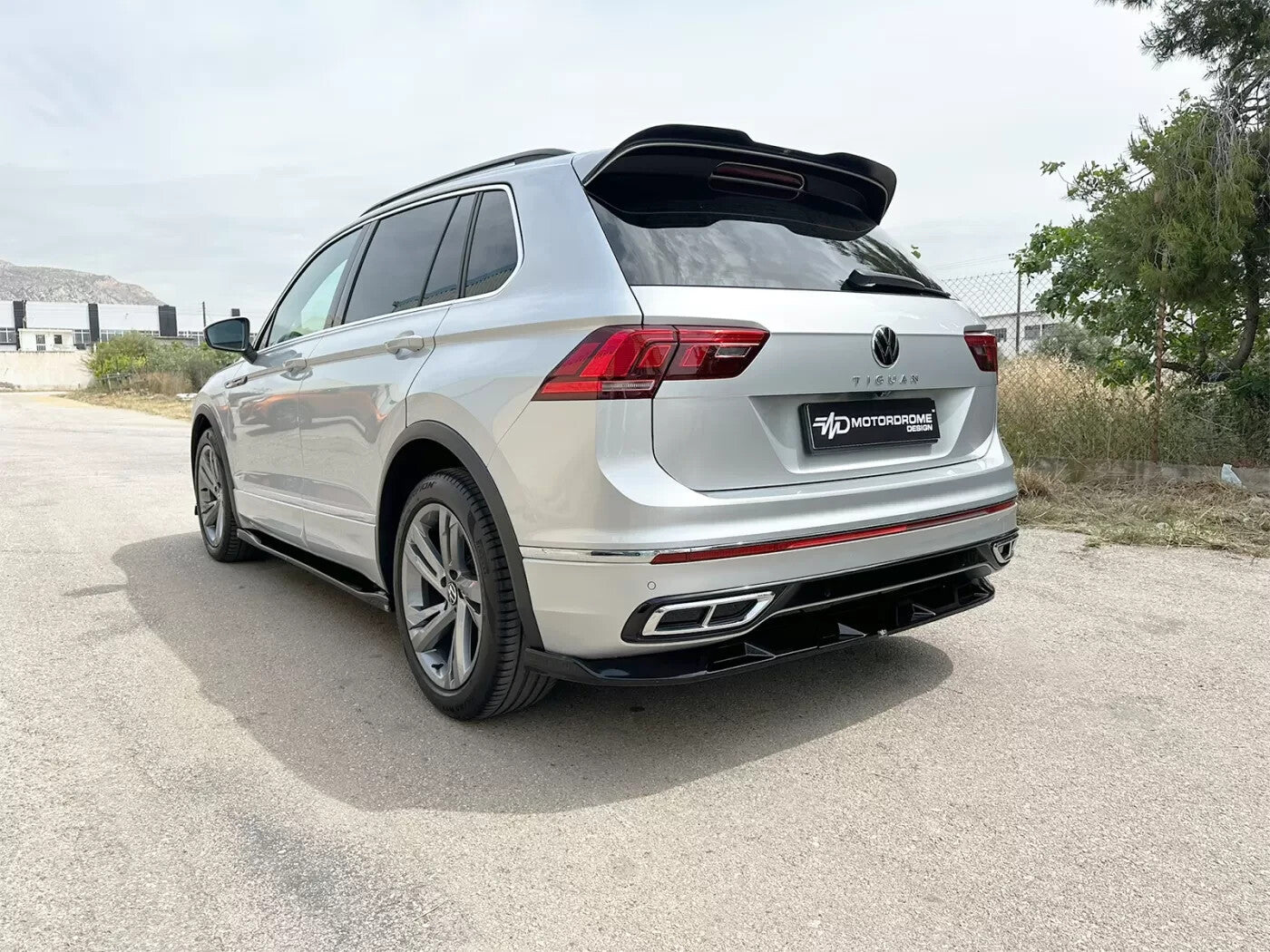 Motordrome Rear Splitter Diffuser VW Tiguan R-Line Mk2 Facelift 20-24 Gloss Blk