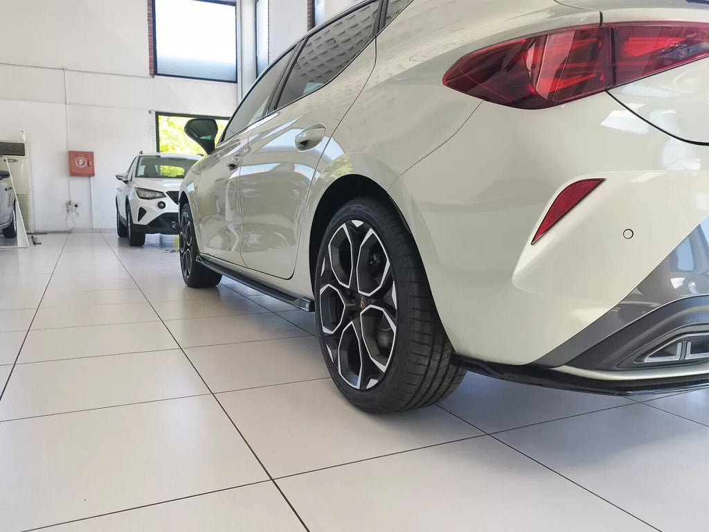 Motordrome Side Skirts Extensions V.2 Seat Leon Mk4 FR / Cupra Leon Mk1 Gloss