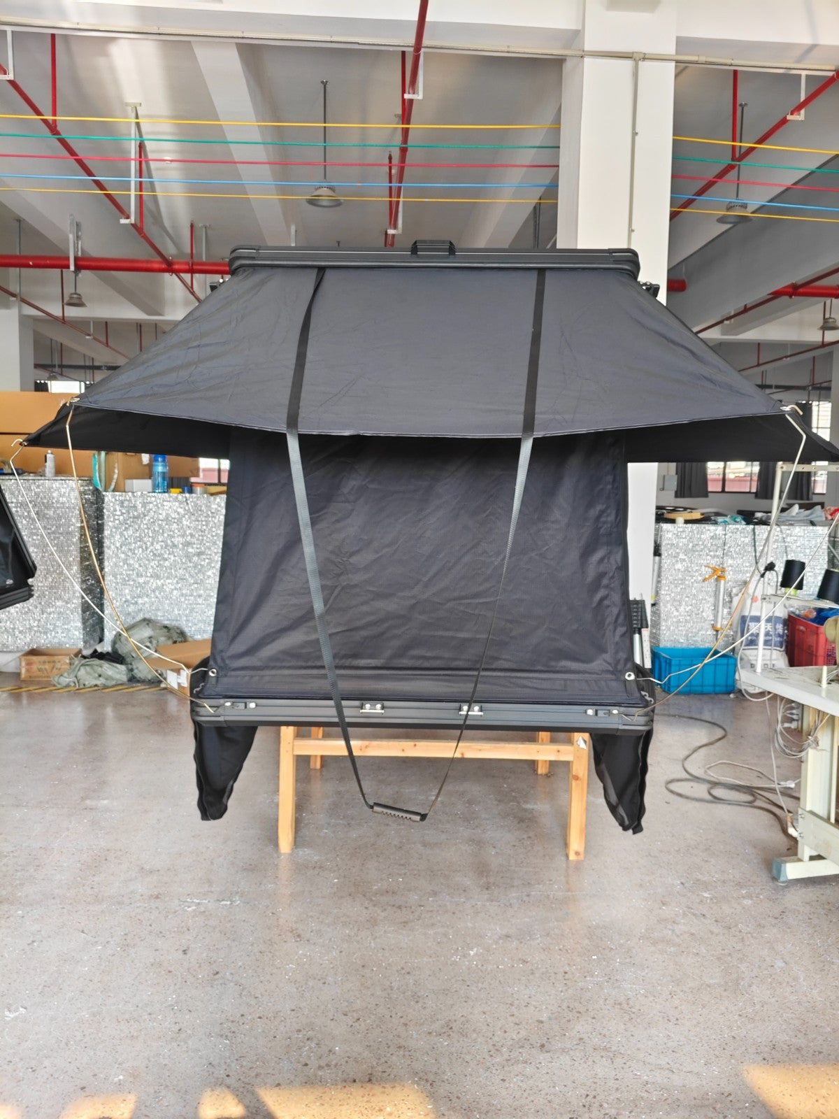 WEIER Aluminum Clamshell Hard Shell Triangle Roof Top Tent 2P + Mattress Ladder